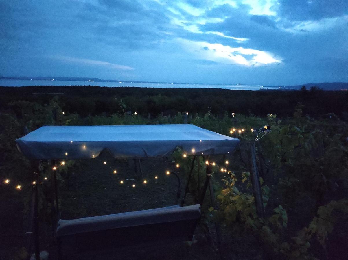 Napraszállás Vendégház Balatonakali Esterno foto